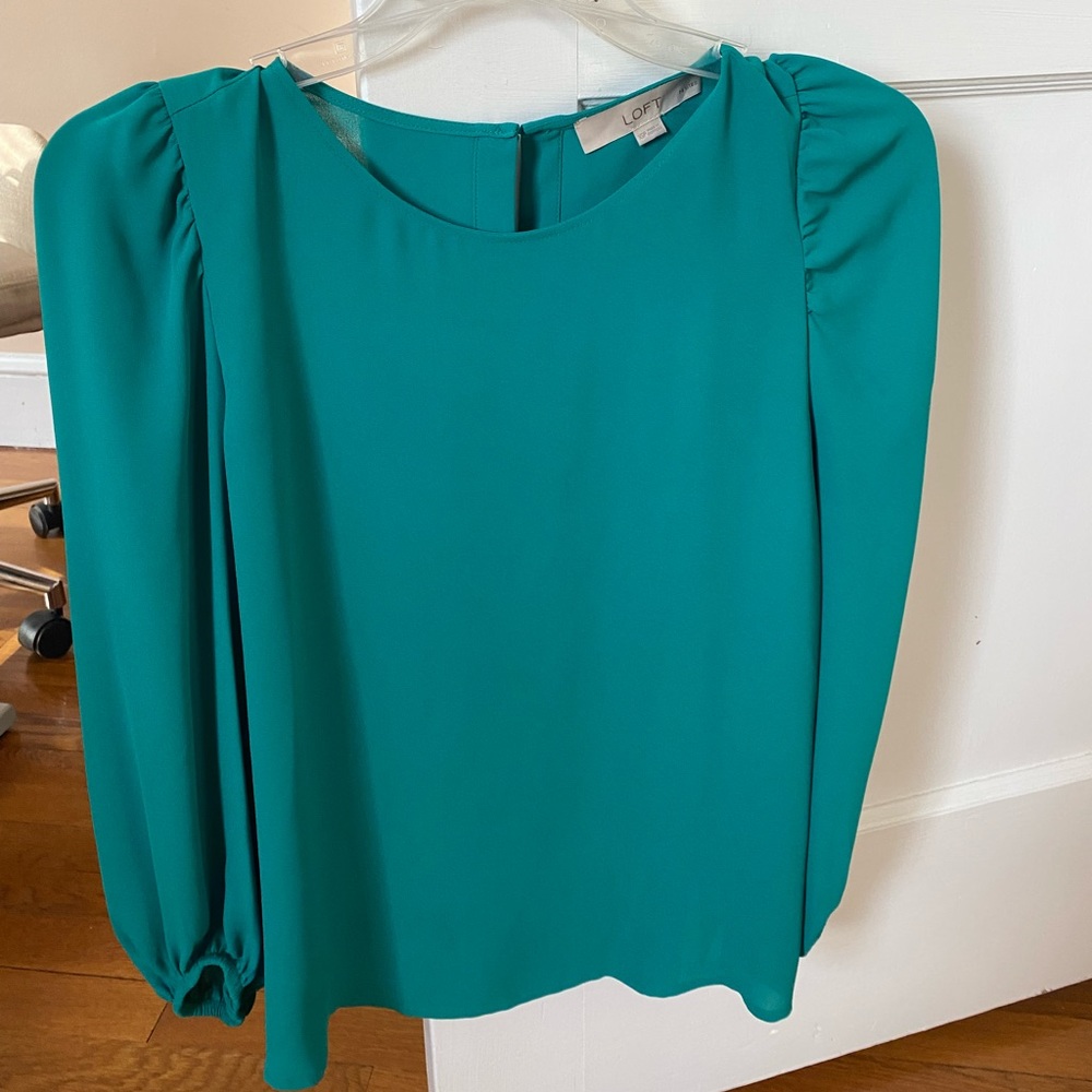 Loft flowy top